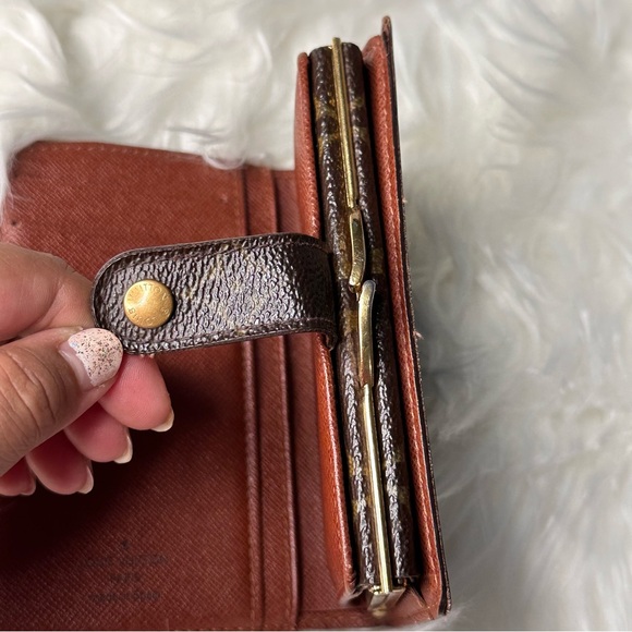 Louis Vuitton Kiss Lock Wallet - Picture 9 of 14